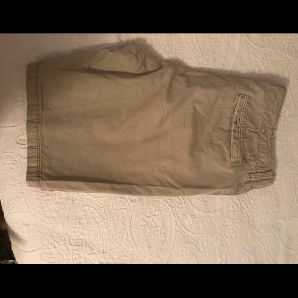 Men’s American Eagle Khaki size 34 shorts